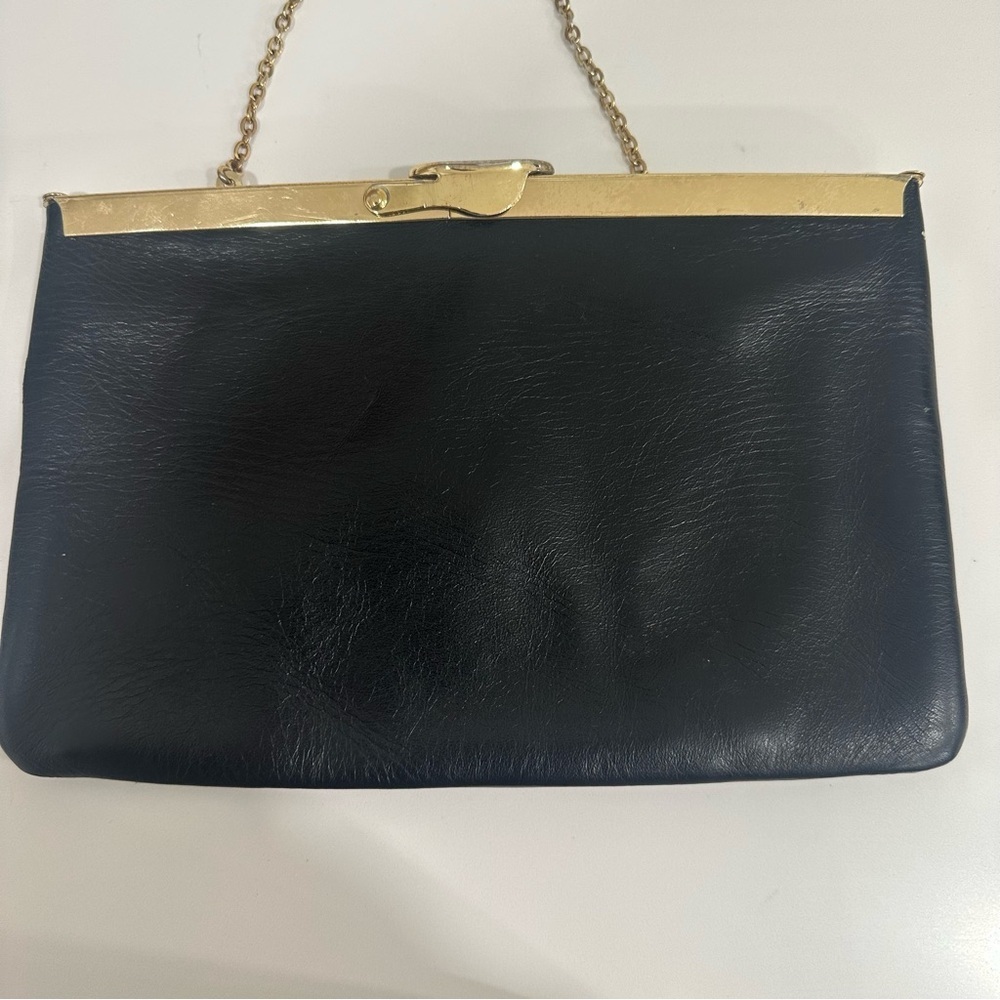 Vintage Etra Black Leather Clutch w/ Gold Chain Strap - Mid-Century Evening Bag - Picture 4 of 9